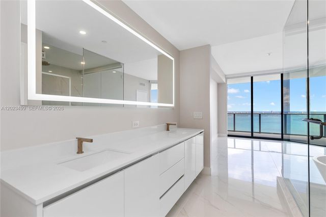 700 NE 24th St 4206, Miami, FL 33137