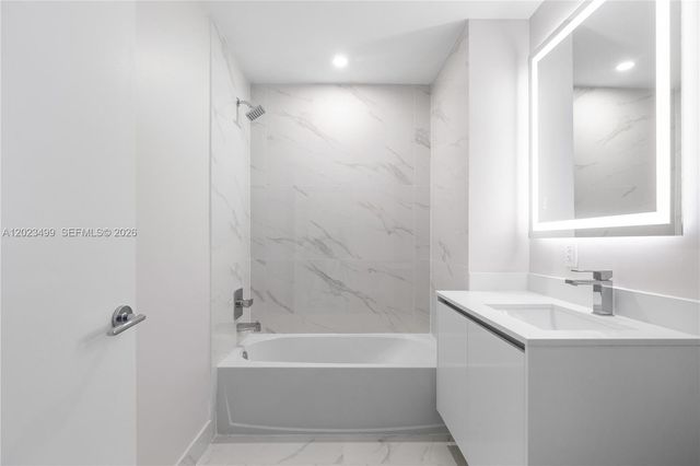 700 NE 24th St 4206, Miami, FL 33137