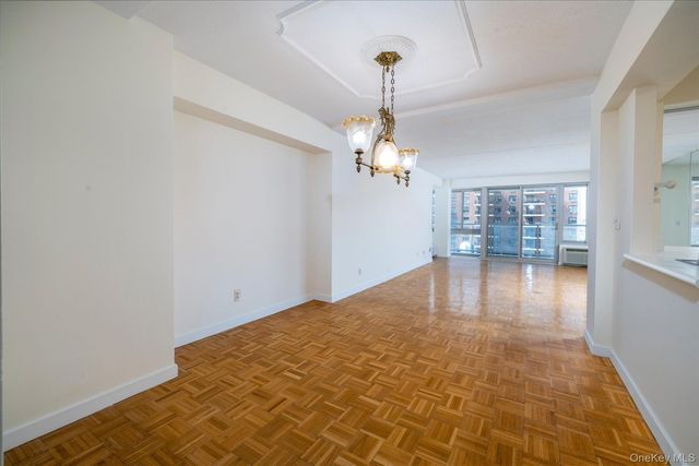170 W Broadway 4H, Long Beach, NY 11561