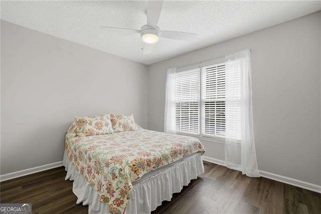 13 Lamplighter Cove NW, Cartersville, GA 30120