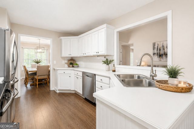 13 Lamplighter Cove NW, Cartersville, GA 30120