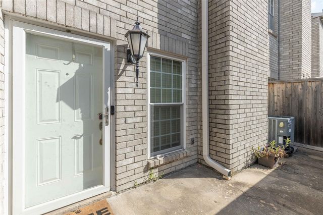 4001 Tanglewilde Street 1103, Houston, TX 77063