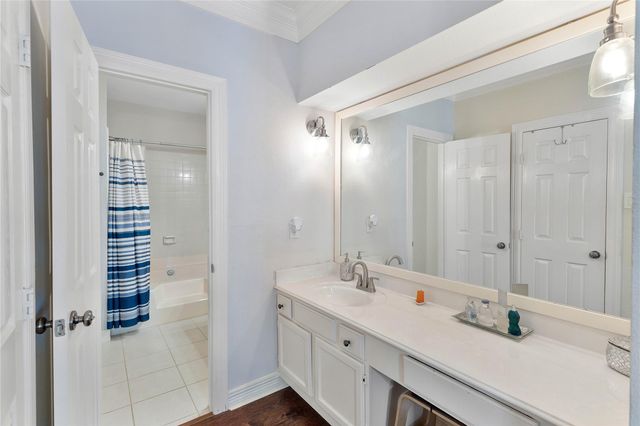 4001 Tanglewilde Street 1103, Houston, TX 77063