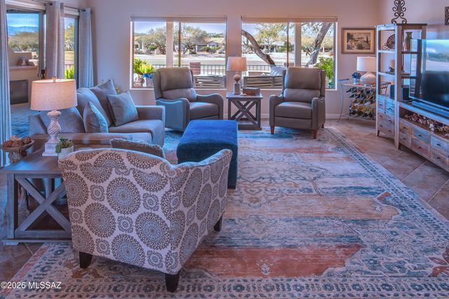 1329 N Birds Nest Road, Green Valley, AZ 85614