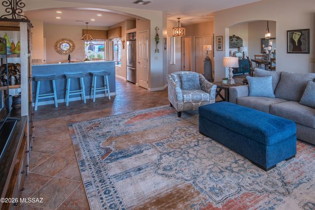 1329 N Birds Nest Road, Green Valley, AZ 85614