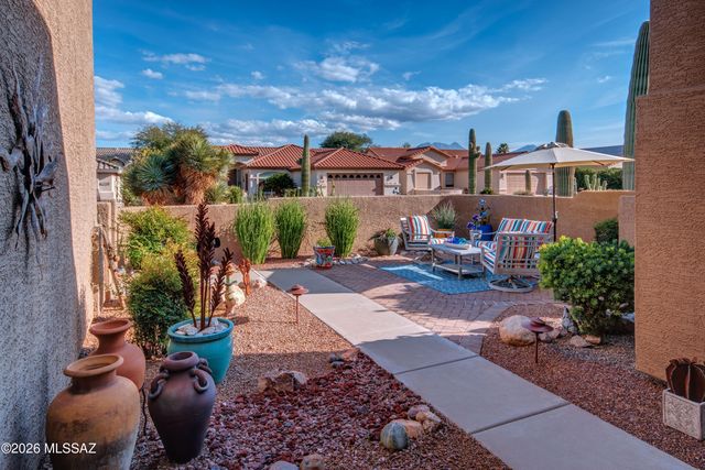 1329 N Birds Nest Road, Green Valley, AZ 85614