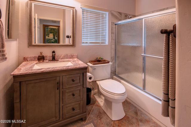 1329 N Birds Nest Road, Green Valley, AZ 85614