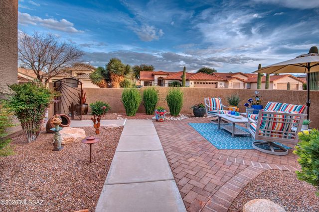 1329 N Birds Nest Road, Green Valley, AZ 85614