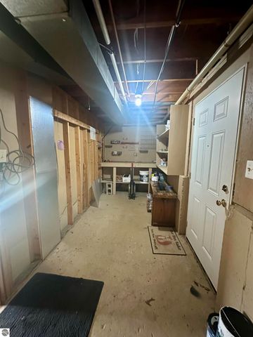 8398 W Whispering Pines, Lake City, MI 49651