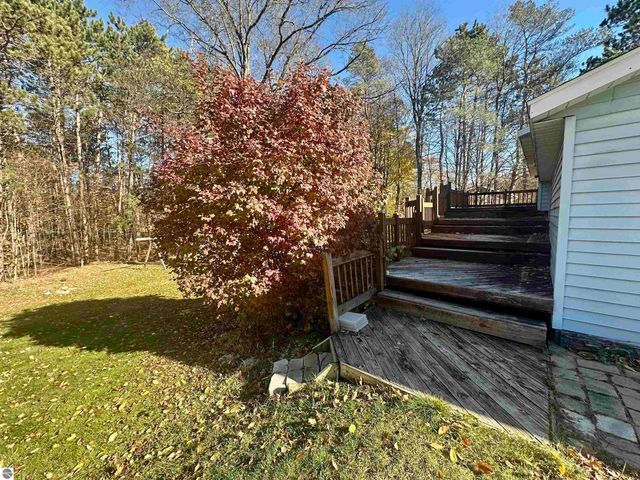8398 W Whispering Pines, Lake City, MI 49651