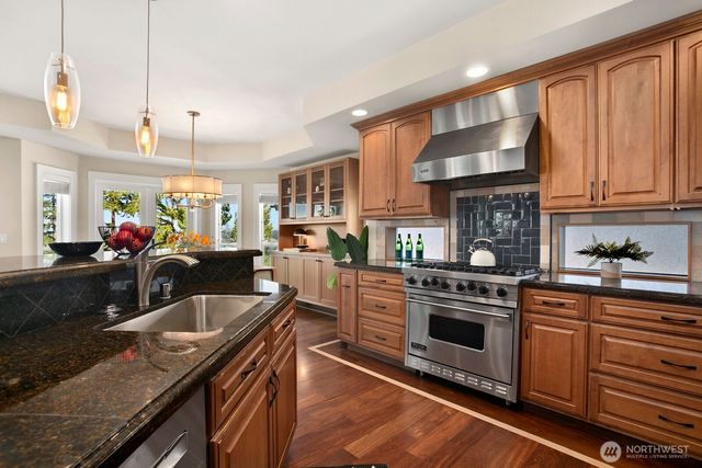 3021 70th Avenue SE, Mercer Island, WA 98040