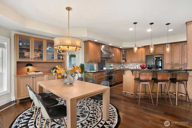 3021 70th Avenue SE, Mercer Island, WA 98040
