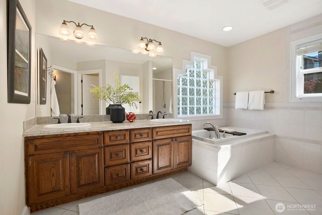 3021 70th Avenue SE, Mercer Island, WA 98040