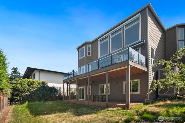 3021 70th Avenue SE, Mercer Island, WA 98040