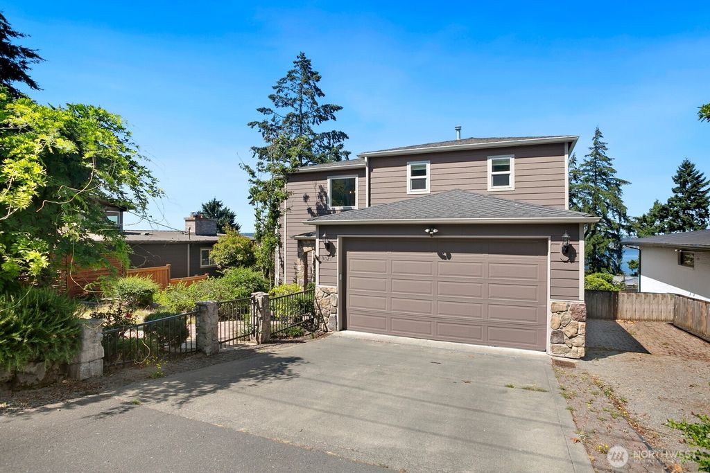 3021 70th Avenue SE, Mercer Island, WA 98040