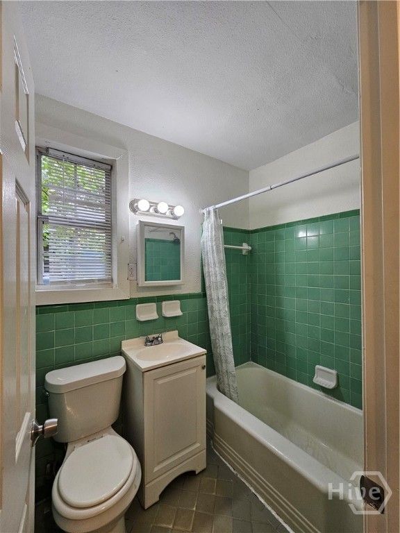 Image 12 of property listing at 1134 E 53rd Street A, Savannah, GA 31404