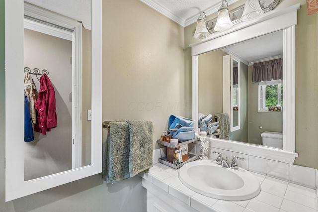 1638 Dollivor Drive, Columbus, OH 43235