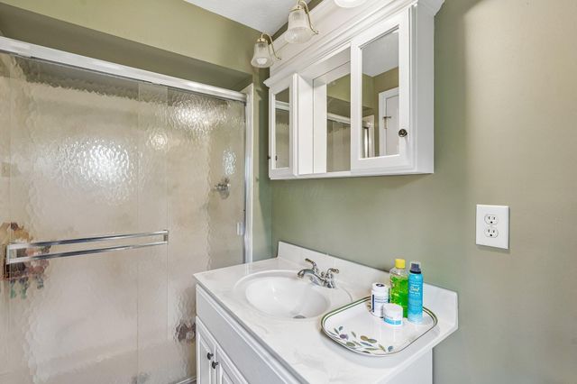1638 Dollivor Drive, Columbus, OH 43235