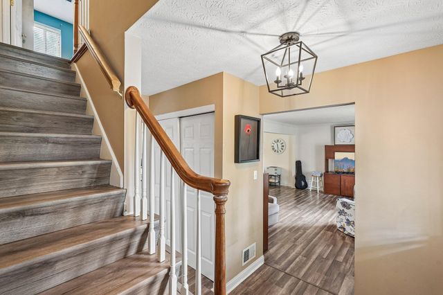 1638 Dollivor Drive, Columbus, OH 43235