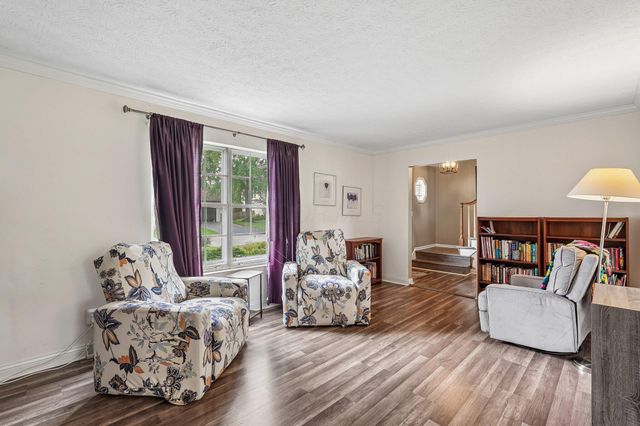1638 Dollivor Drive, Columbus, OH 43235