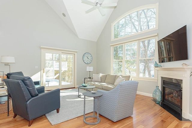 20 White Oaks Lane 20, Reading, MA 01867