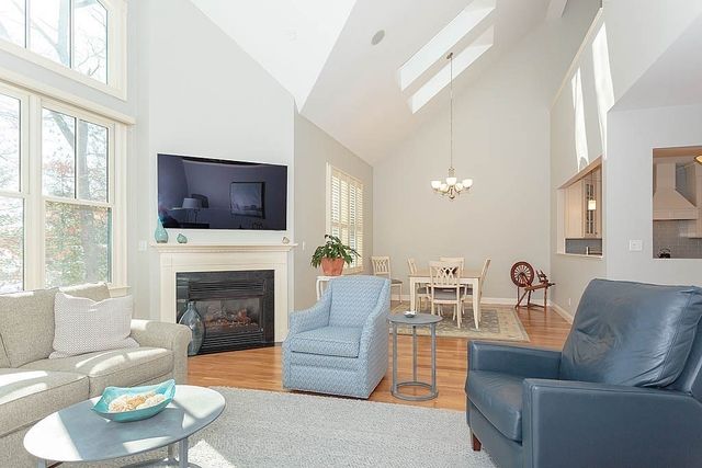 20 White Oaks Lane 20, Reading, MA 01867