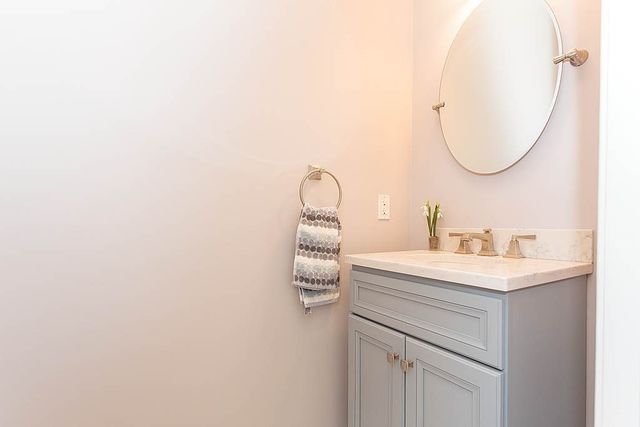 20 White Oaks Lane 20, Reading, MA 01867