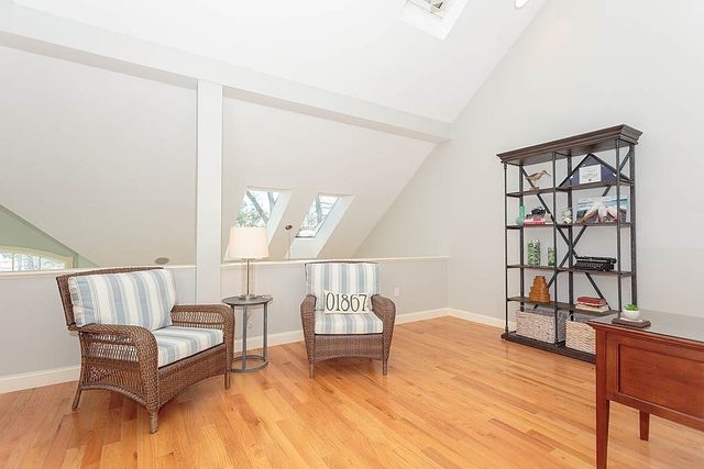 20 White Oaks Lane 20, Reading, MA 01867