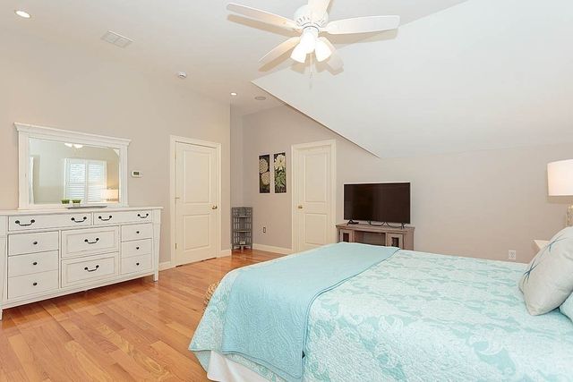 20 White Oaks Lane 20, Reading, MA 01867