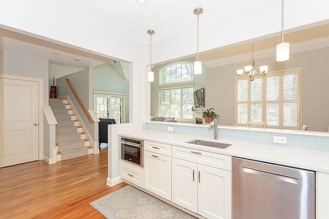 20 White Oaks Lane 20, Reading, MA 01867