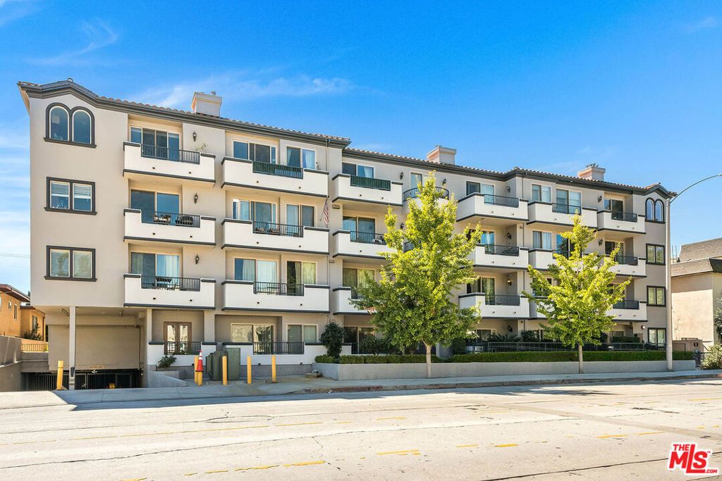 11218 Camarillo Street 406, Toluca Lake, CA 91602 — exterior