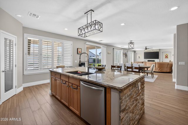 2935 E WESTCHESTER Drive, Chandler, AZ 85249