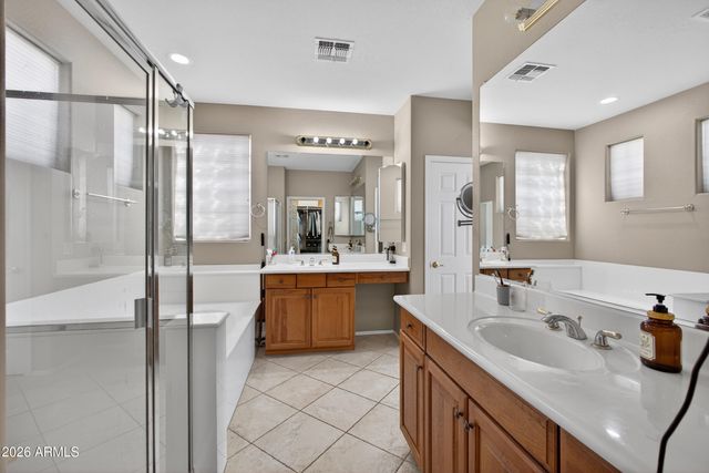 2935 E WESTCHESTER Drive, Chandler, AZ 85249