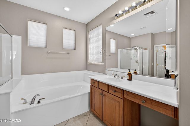 2935 E WESTCHESTER Drive, Chandler, AZ 85249