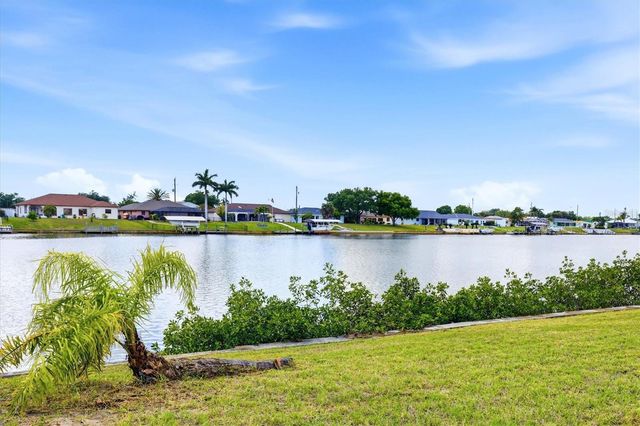 814 ELLICOTT CIRCLE NW, Port Charlotte, FL 33952