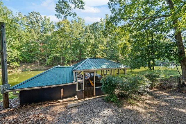 724 Lakeshore Drive, Berkeley Lake, GA 30096