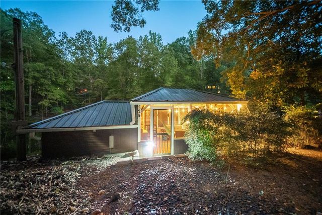 724 Lakeshore Drive, Berkeley Lake, GA 30096