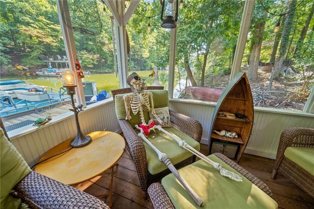 724 Lakeshore Drive, Berkeley Lake, GA 30096