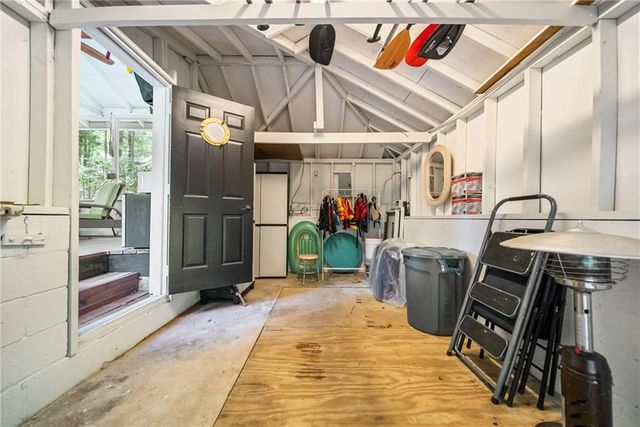 724 Lakeshore Drive, Berkeley Lake, GA 30096