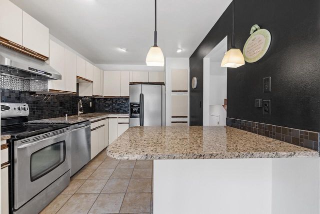 12808 Colony DRIVE, Mequon, WI 53097