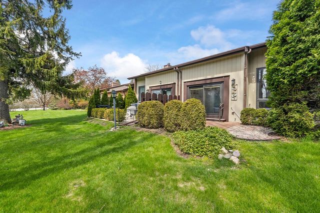 12808 Colony DRIVE, Mequon, WI 53097