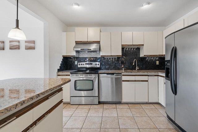 12808 Colony DRIVE, Mequon, WI 53097
