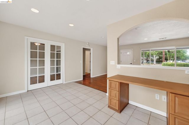 2465 Mountain View Dr, Concord, CA 94520