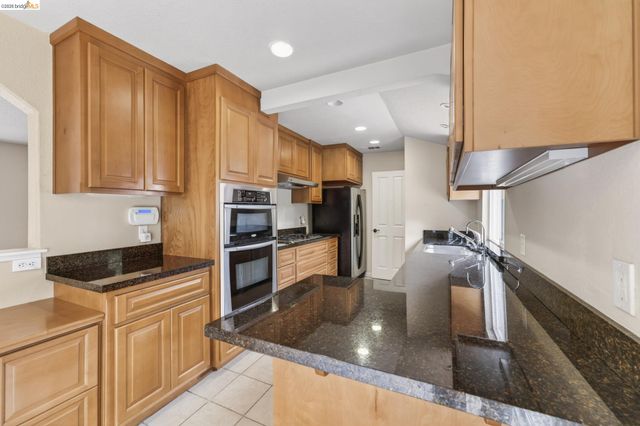 2465 Mountain View Dr, Concord, CA 94520