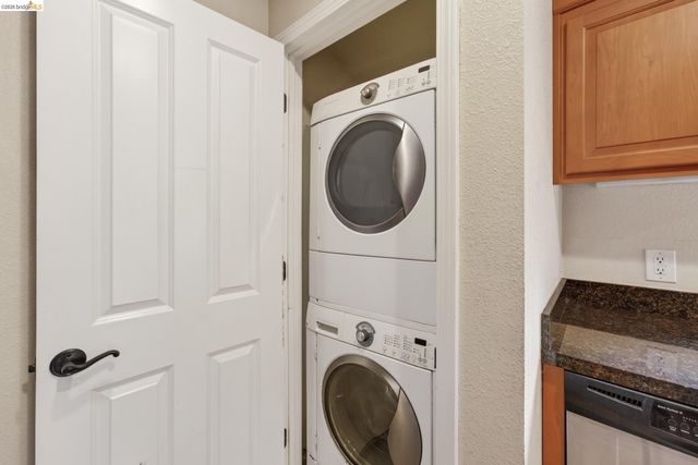 2465 Mountain View Dr, Concord, CA 94520