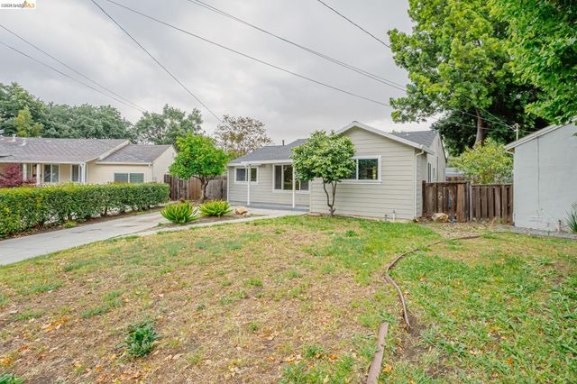 2465 Mountain View Dr, Concord, CA 94520