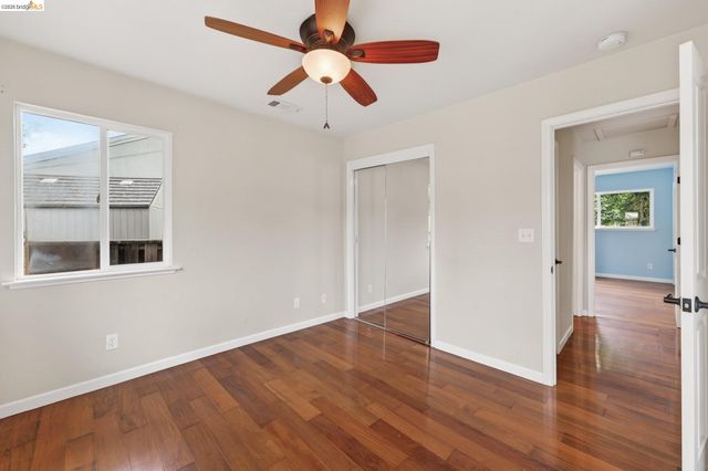 2465 Mountain View Dr, Concord, CA 94520