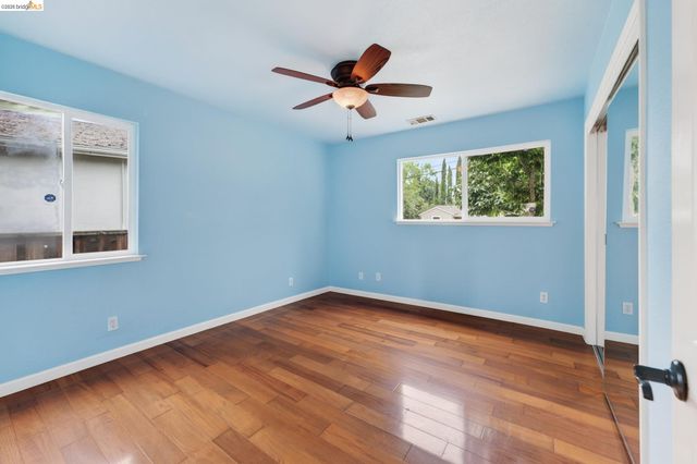 2465 Mountain View Dr, Concord, CA 94520
