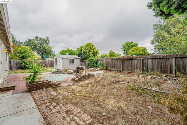 2465 Mountain View Dr, Concord, CA 94520