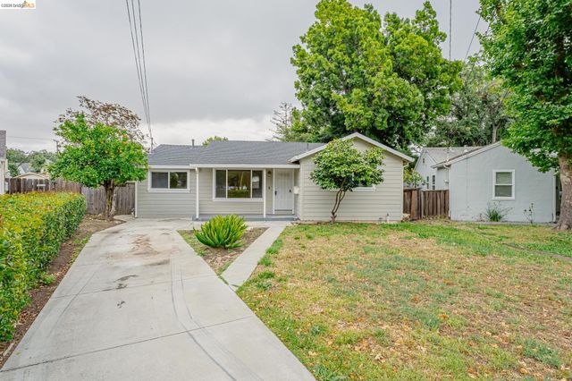 2465 Mountain View Dr, Concord, CA 94520